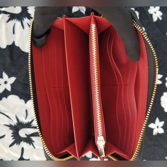 Rare Coach Black Pebbled Leather Wallet With Red Interior - Picture 5 of 13